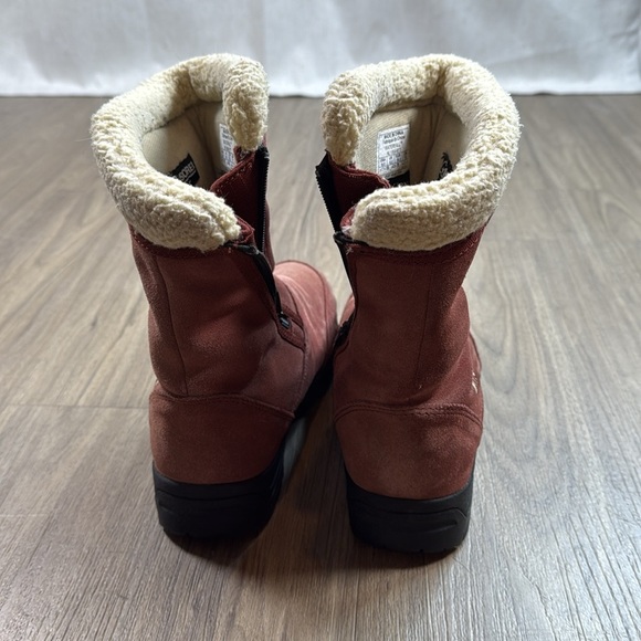 Sorel Red Suede Winter Boots with Cream Lining - Picture 2 of 13